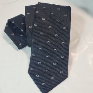 Dolce & Gabbana black DG logo 100% silk tie Made Italy
